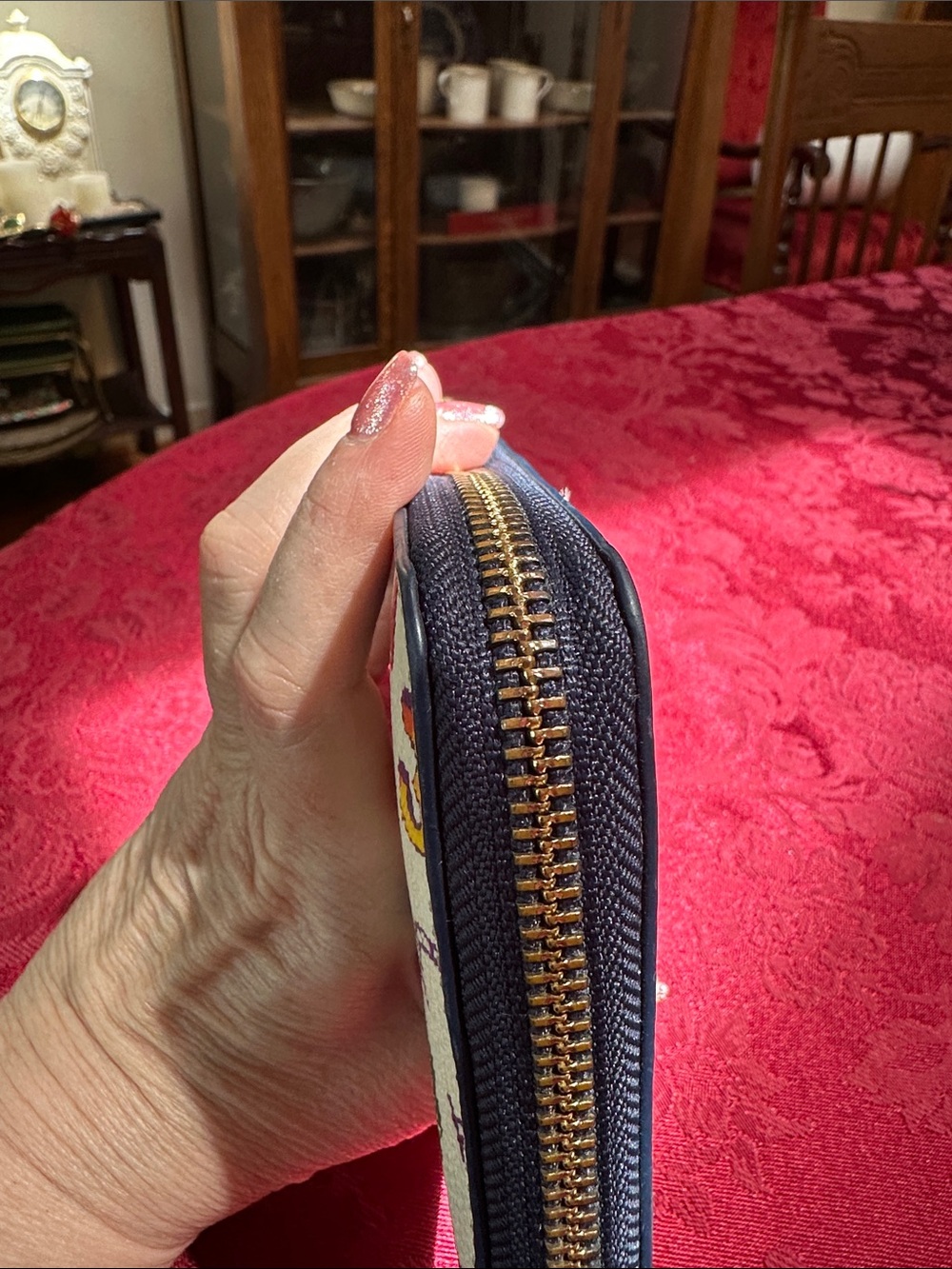 Tory Burch Cream & Navy Kerrington Limited Edition Long Zip Wallet - Picture 6 of 8